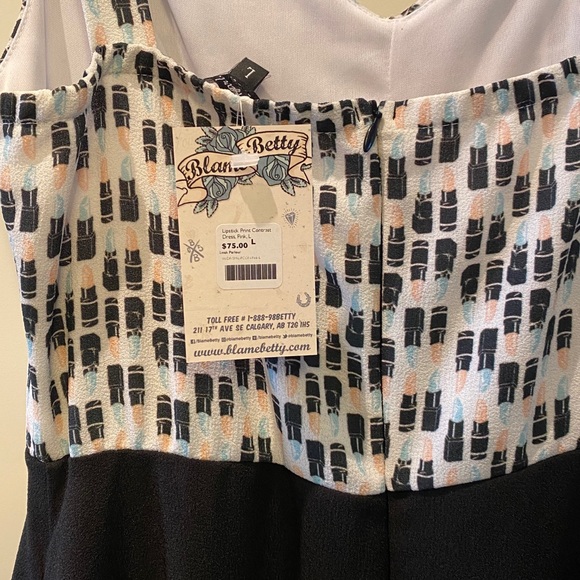 Blame Betty lipstick print bodice swing dress - Picture 3 of 6